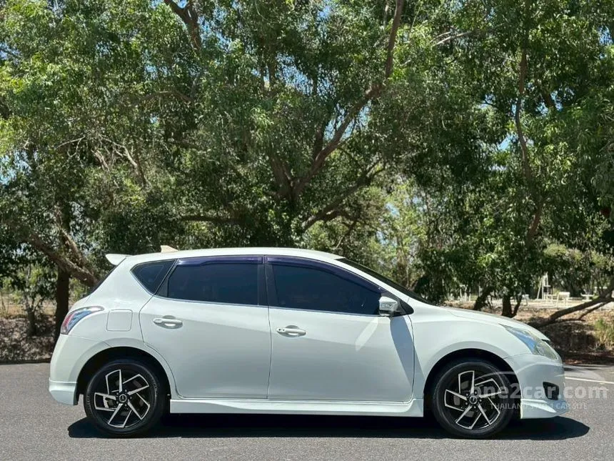 2014 Nissan PULSAR V Hatchback