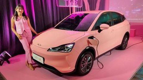 Mobil Listrik Neta V Dirakit di Indonesia Mei 2024, Satu Pabrik dengan Chery