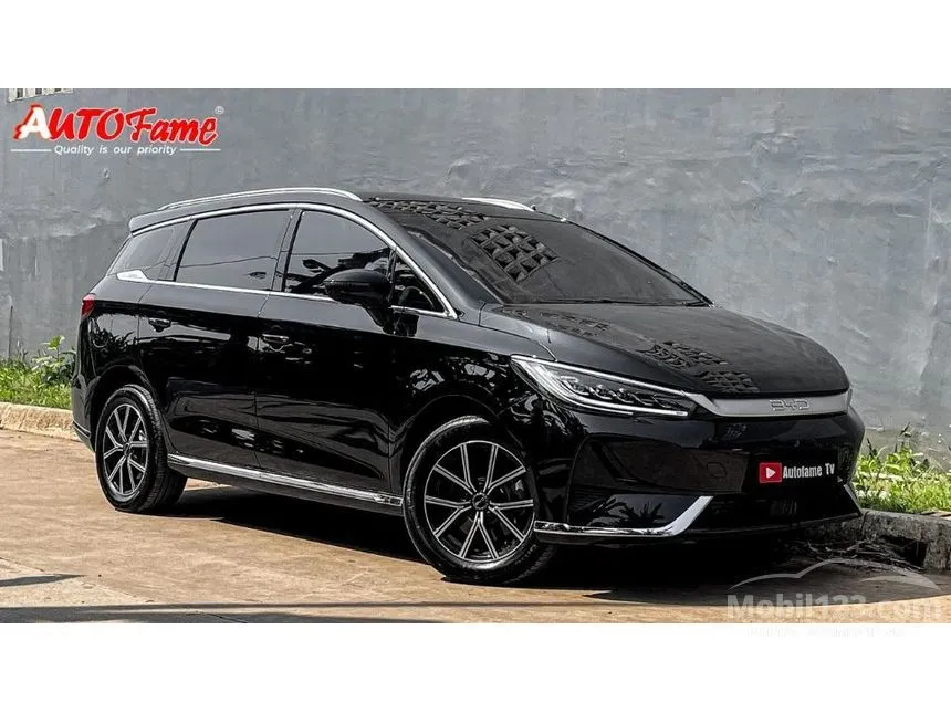 2024 BYD M6 Superior Captain 6 Seater MPV