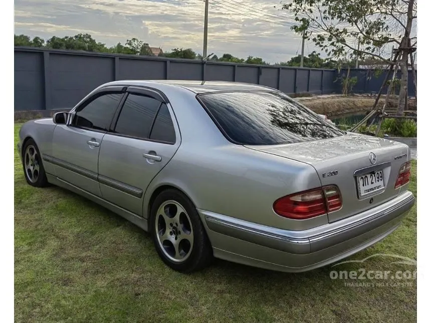 2001 Mercedes-Benz E200 Kompressor Sedan