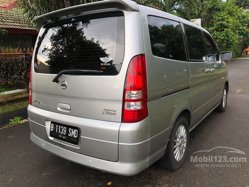 Nissan serena 2011