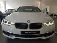 SPESIAL BIG DISKON, BIG PROMO, BIG BONUS NIK 2018 BMW 320i 2.0 Sport Sedan