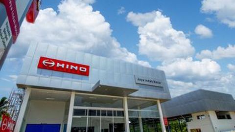 Hino Resmikan Dealer Terbesar di Sumatera