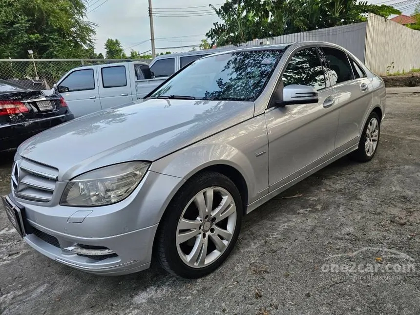 2011 Mercedes-Benz C200 CGI BlueEFFICIENCY Sedan
