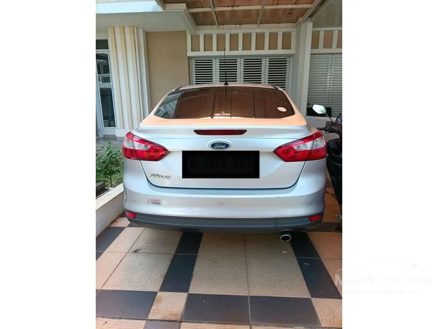 2012 Ford Focus Titanium Sedan