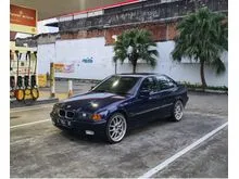 1993 BMW 318i 1.8 1.8 Manual Sedan