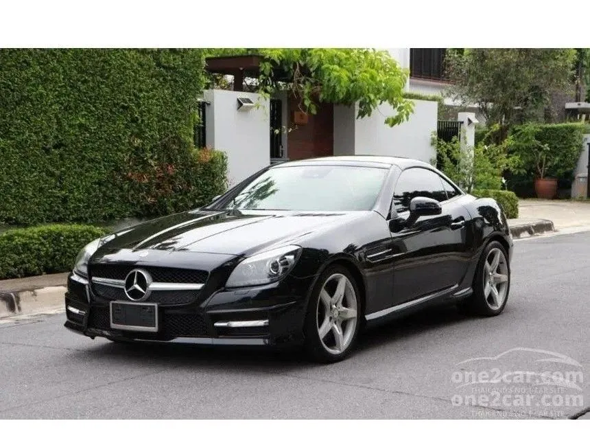 2012 Mercedes-Benz SLK200 AMG Sports BlueEFFICIENCY Convertible