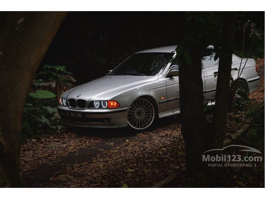 1998 BMW 528i E39 2.8 Automatic Sedan