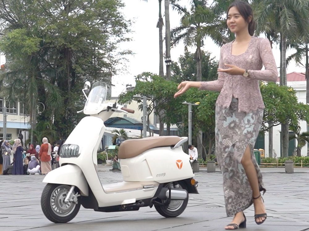 Bikin Penasaran, Motor Listrik Pintar Yadea Velax Siap Meluncur di IIMS 2025