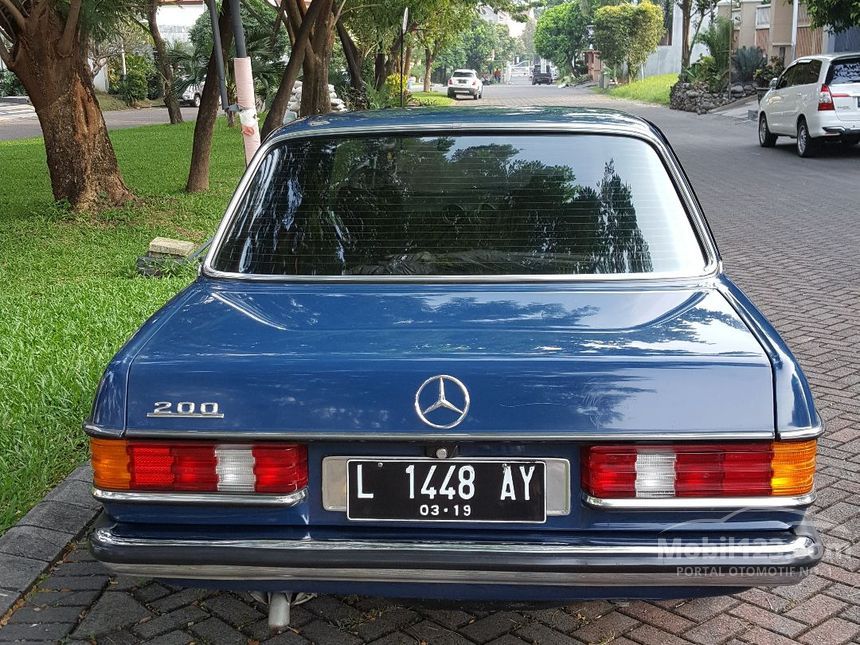 1985 Mercedes-Benz 200E 2.0 Manual Sedan