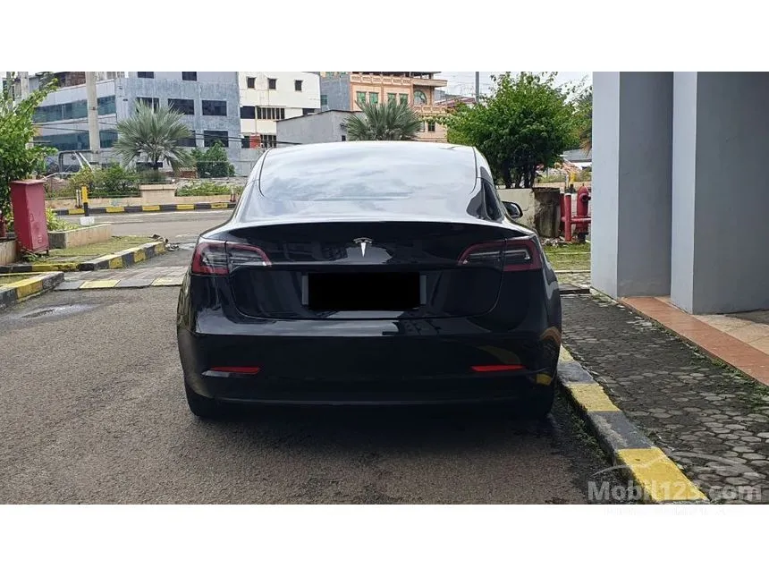 2021 Tesla Model 3 Standard Range Plus Sedan