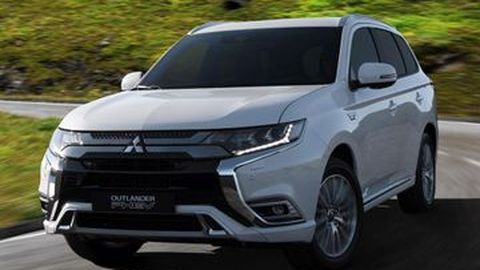 Jokowi Teken Aturan Mobil Listrik, akankah Mitsubishi Outlander PHEV Turun Harga?
