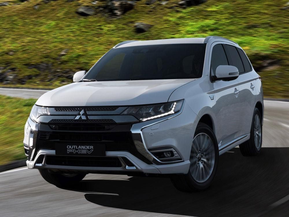 Jokowi Teken Aturan Mobil Listrik, akankah Mitsubishi Outlander PHEV Turun Harga?