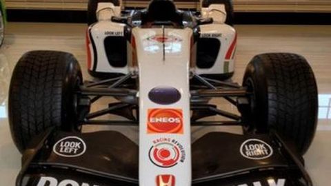Mobil Balap F1 Jenson Button Dijual!