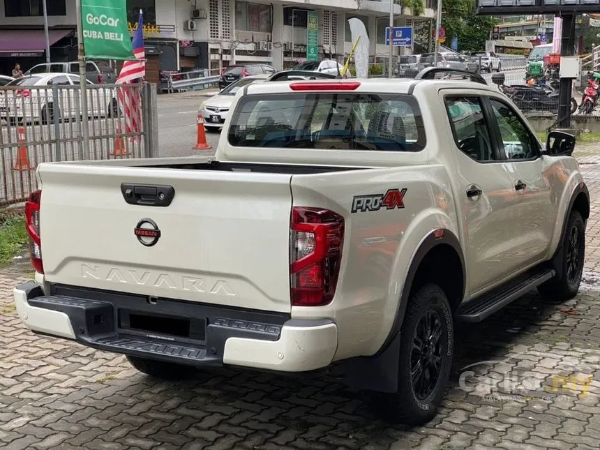 2021 Nissan Navara Pro 4X Pickup Truck