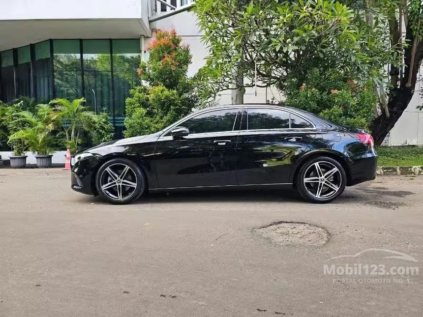 2021 Mercedes-Benz A200 progressive line Sedan