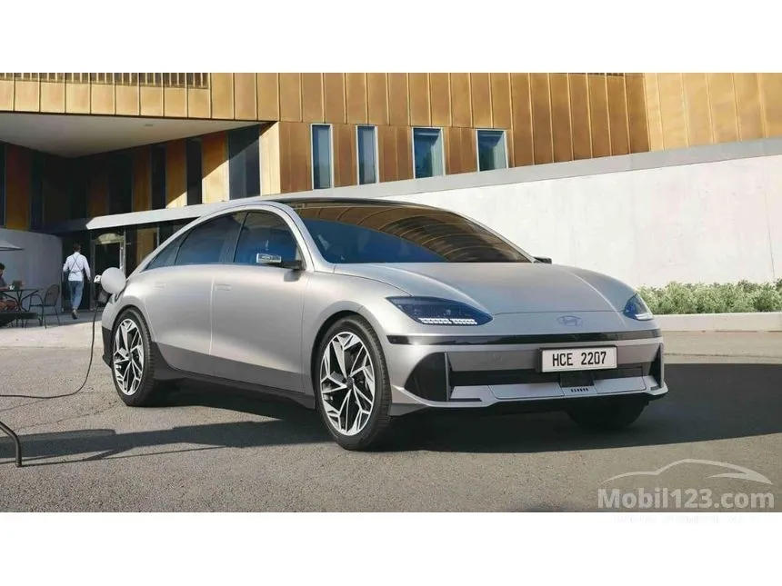 Jual Mobil Hyundai IONIQ 6 2024 Signature Long Range di DKI Jakarta Automatic Sedan Silver Rp 801.000.000