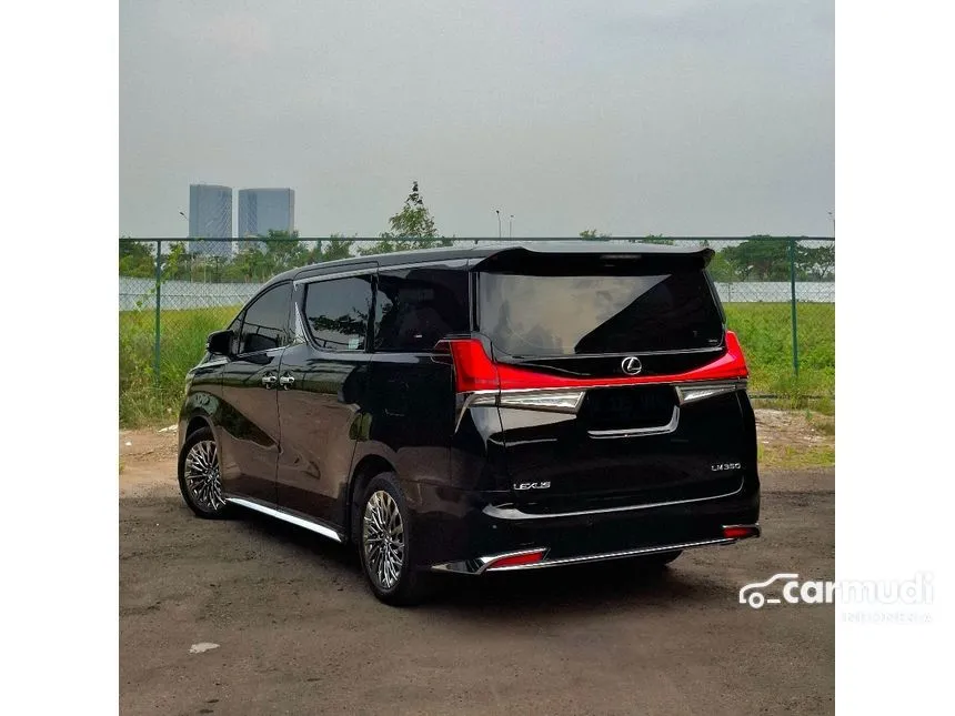 2021 Lexus LM 350 7 Seater MPV