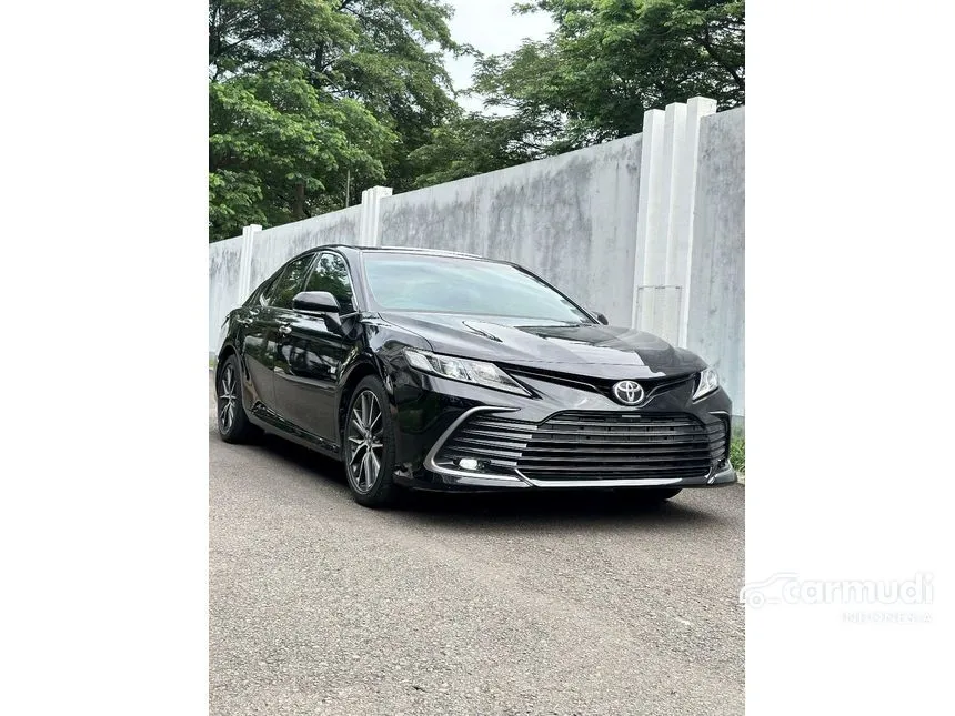 2023 Toyota Camry V Sedan