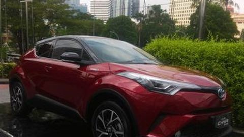 Toyota C-HR 2020, Crossover SUV Unik dan Kaya Fitur