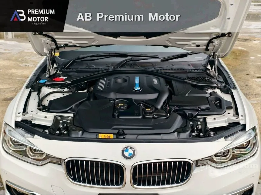 2017 BMW 330e Luxury Sedan