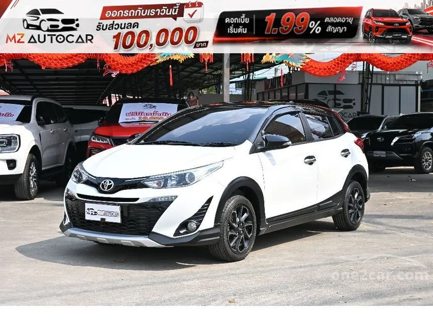 2019 Toyota YARIS High Cross Hatchback