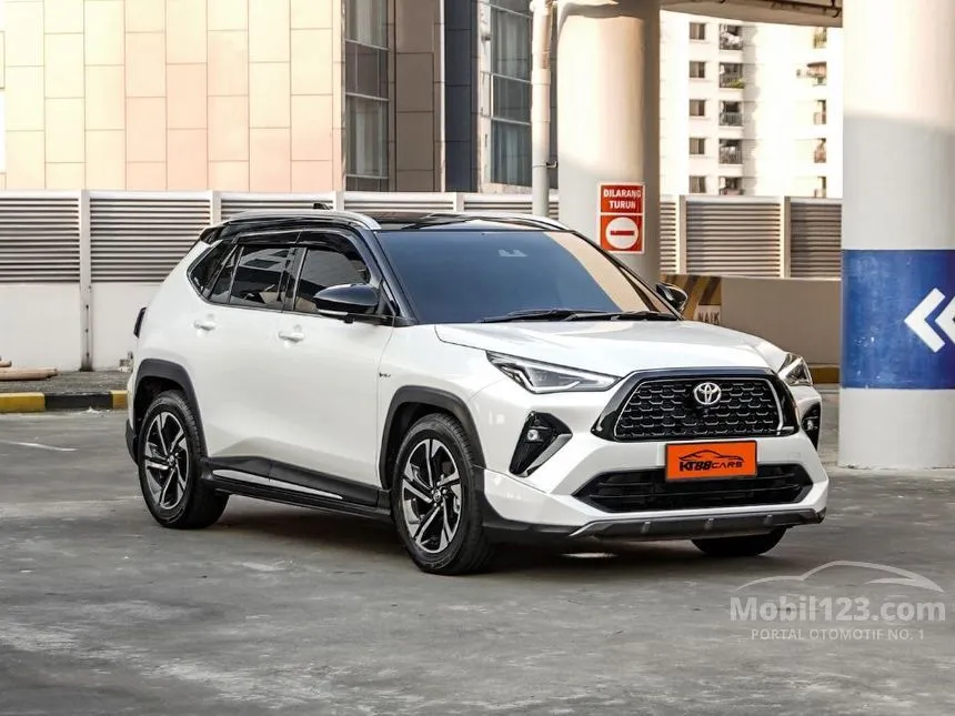 2023 Toyota Yaris Cross S HV with GR Parts Aero Pkg (Prem Clr) SUV