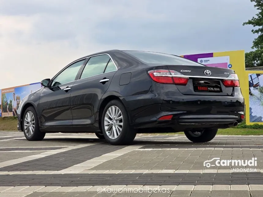 2017 Toyota Camry V Sedan