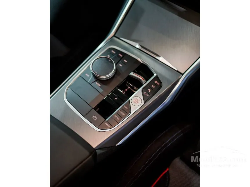 2025 BMW 320i M Sport Sedan