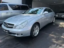 2007 Mercedes-Benz / Mercy CLS350 3.5 Silver on red Coupe