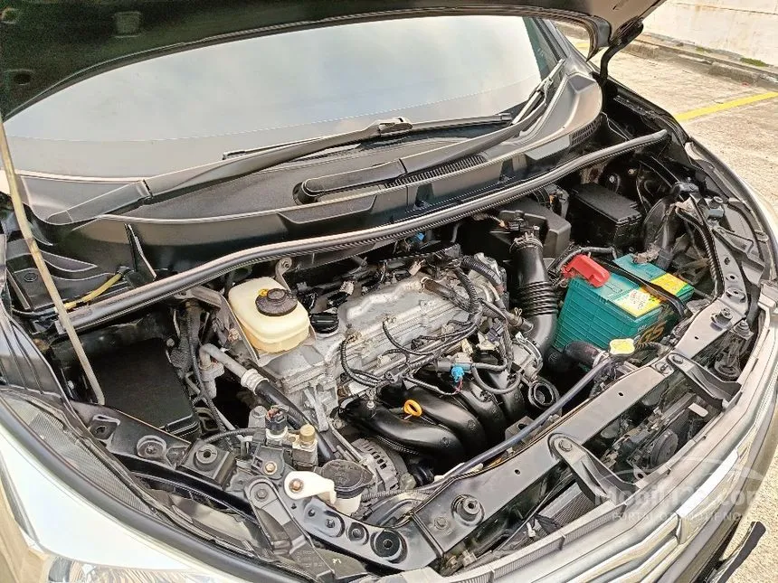 2014 Toyota NAV1 V Limited MPV
