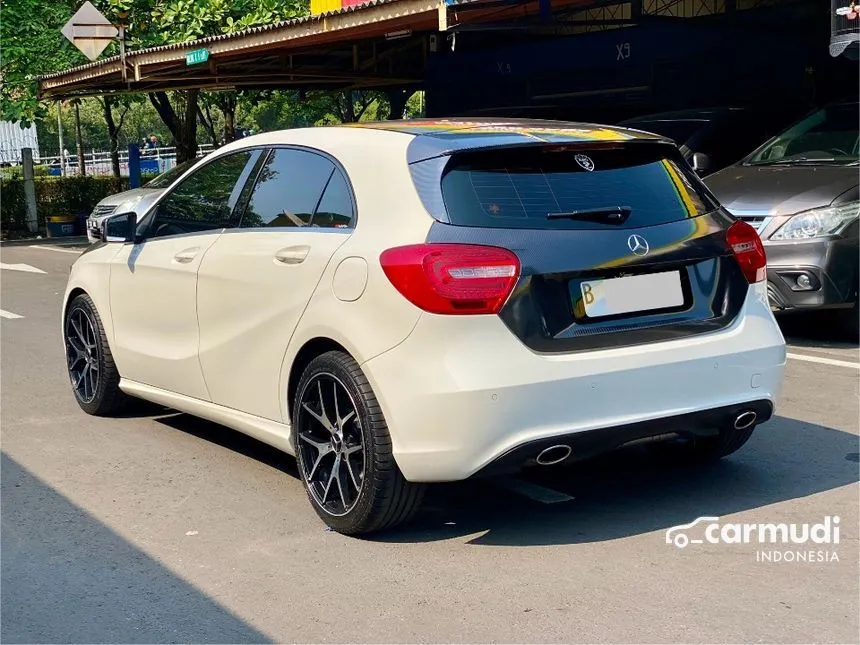 2013 Mercedes-Benz A200 Urban Hatchback