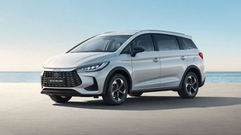 Kelebihan dan Kekurangan Mobil PHEV yang Harganya Makin Lama Makin Murah