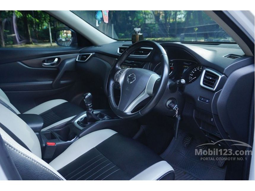 Jual Mobil  Nissan X  Trail  2014 T32 2 0 di Yogyakarta  