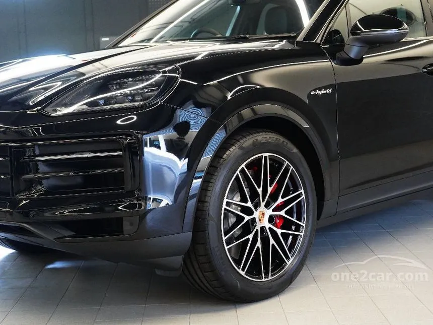 2026 Porsche CAYENNE S E-Hybrid Coupe