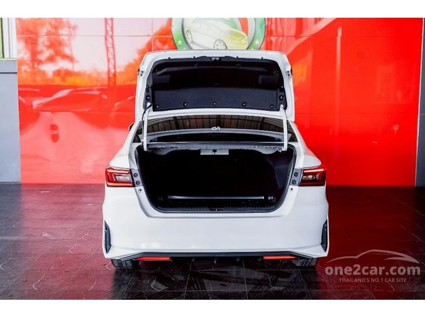 2025 Toyota Yaris Ativ Smart Sedan