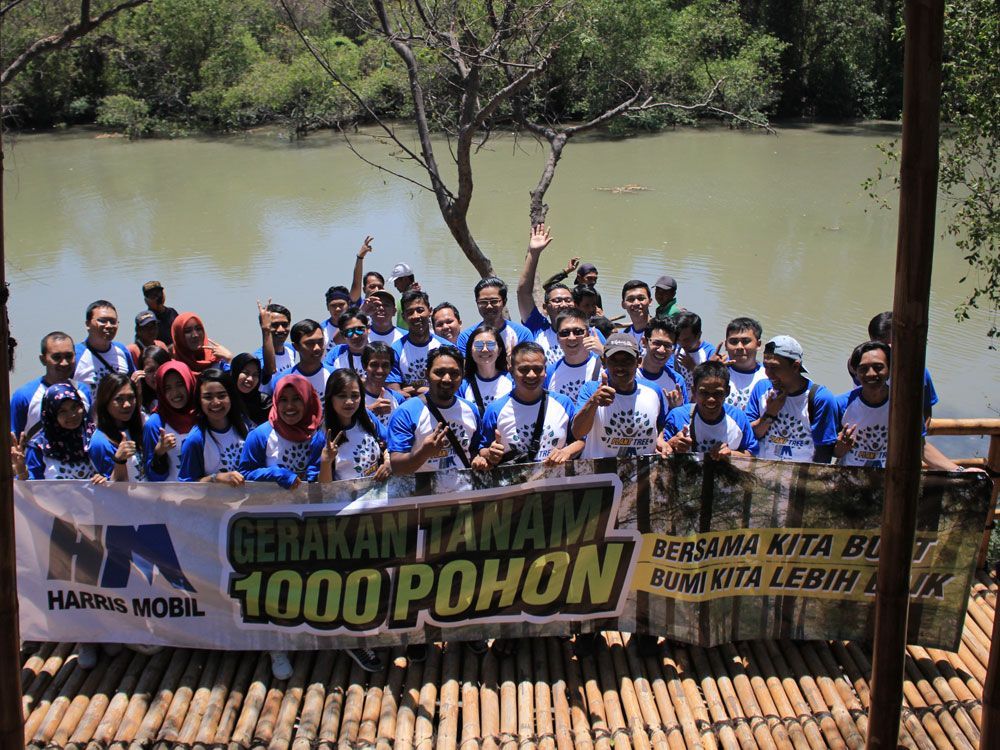 Lindungi Ozon, Harris Mobil Tanam 1000 Pohon