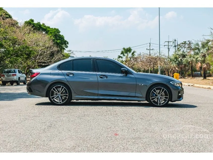 2022 BMW 330e M Sport Sedan