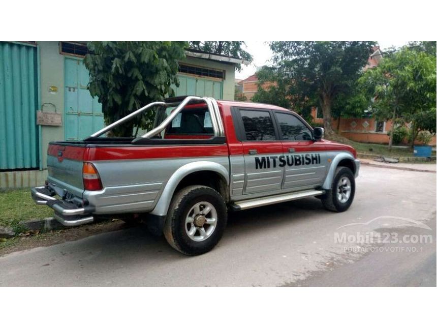 Jual Mobil Mitsubishi L200 Strada 2002 GLX 2.8 di Kepulauan Riau Manual