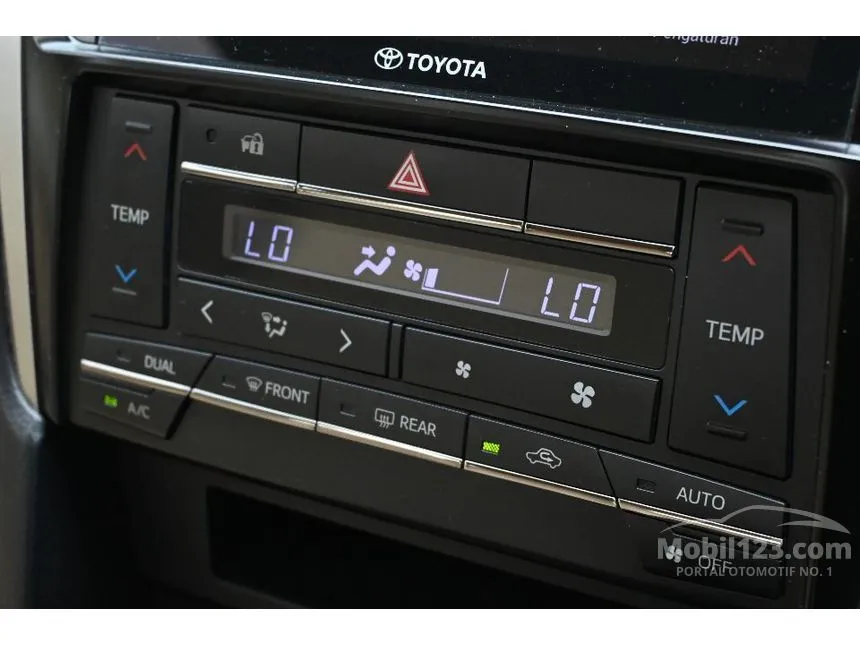 2018 Toyota Camry V Sedan