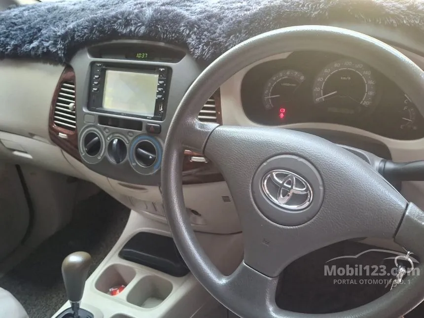 2011 Toyota Kijang Innova E MPV