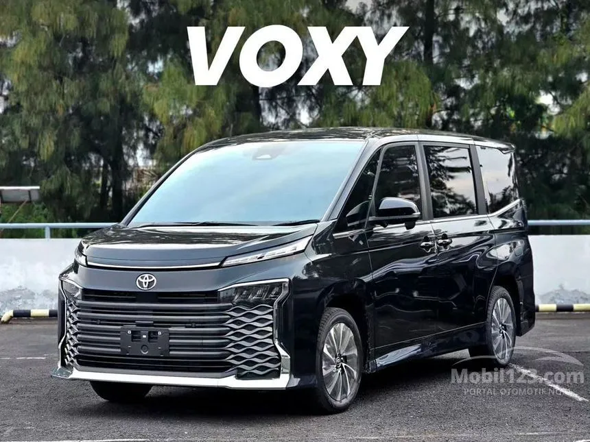 Jual Mobil Toyota Voxy 2023 2.0 di Jawa Barat Automatic Van Wagon Hitam Rp 590.000.000
