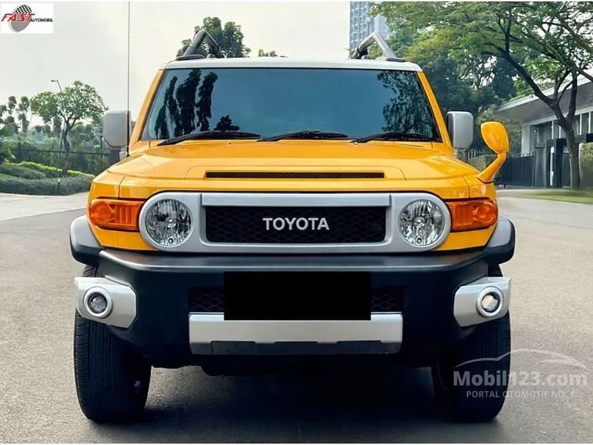 2017 Toyota FJ Cruiser SUV