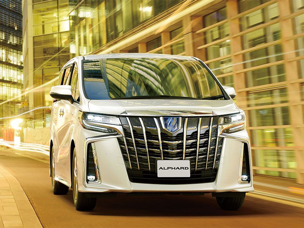 Toyota Alphard 2019 Makin Mudah Diparkir