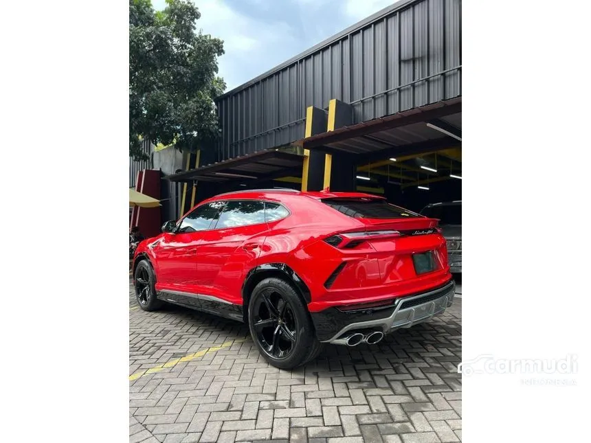2018 Lamborghini Urus Wagon