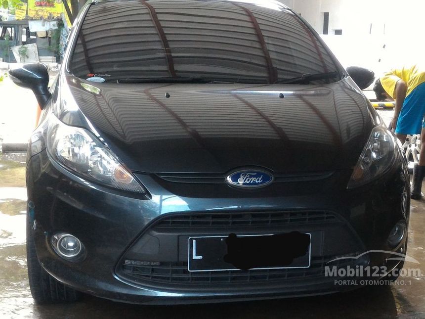 Jual Mobil  Ford  Fiesta  2012 Trend 1 4 di Jawa Timur 