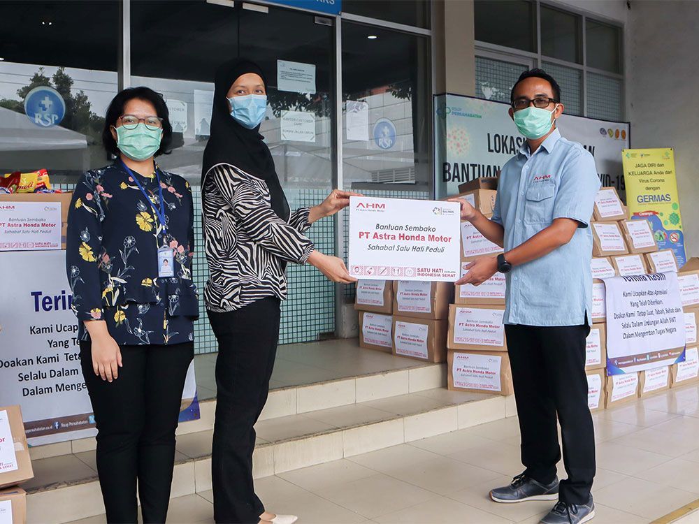 Astra Honda Motor Salurkan 990 Paket Sembako untuk Petugas Medis