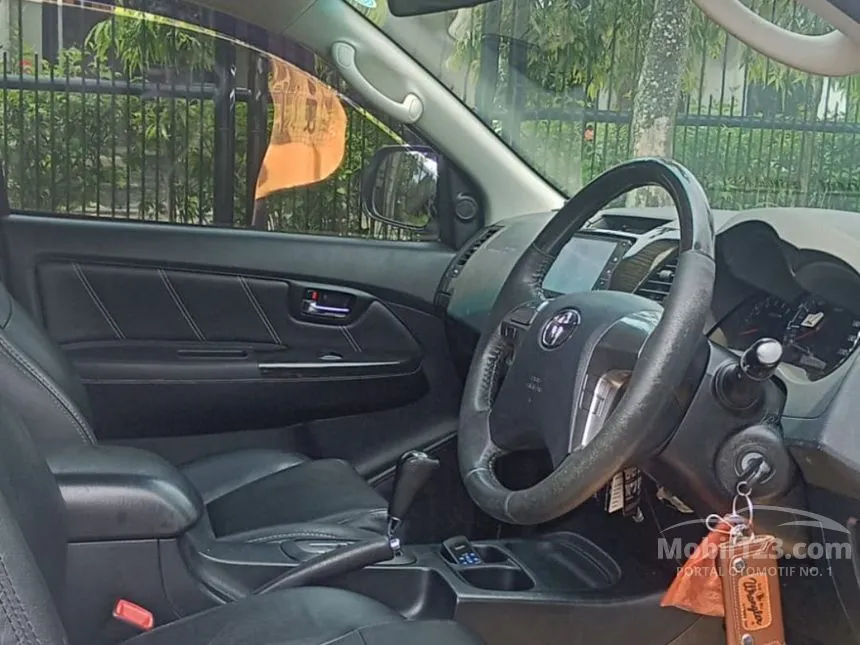 2015 Toyota Fortuner G Lux SUV