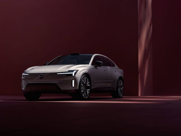 Menggebrak Akhir 2025, Volvo ES90 Sedan Listrik dengan Jarak Tempuh 700 KM, Dipastikan Hadir di Indonesia!