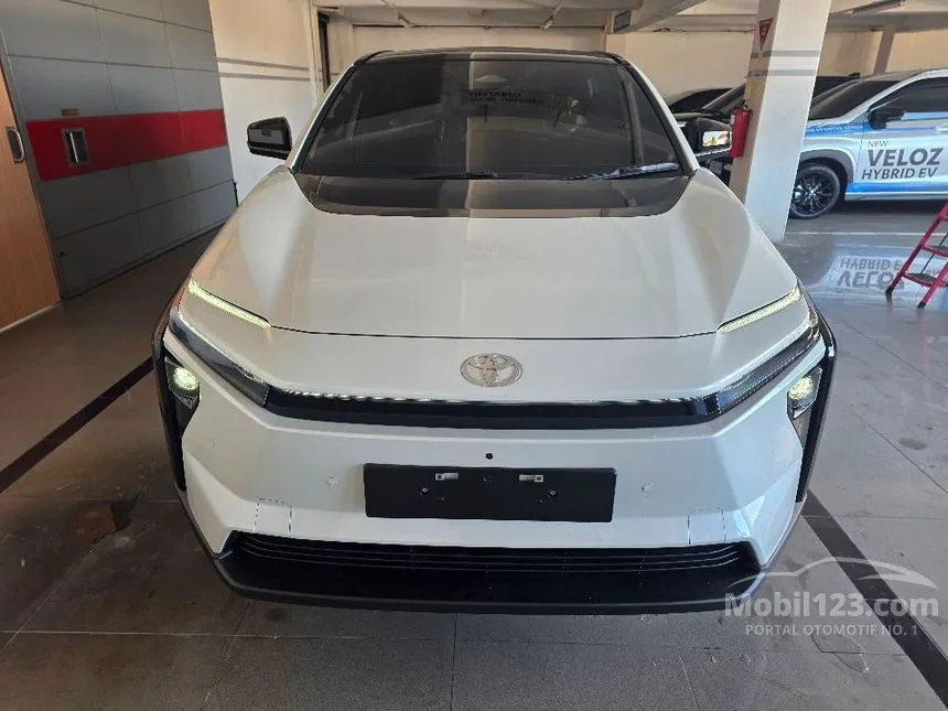 2026 Toyota BZ4X (2 Tone) SUV